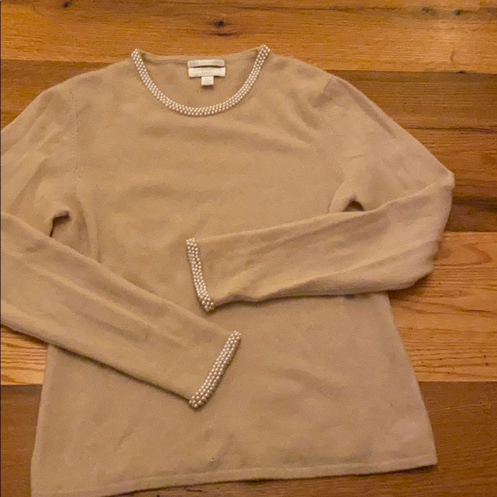 Cashmere sweater with pearl trim